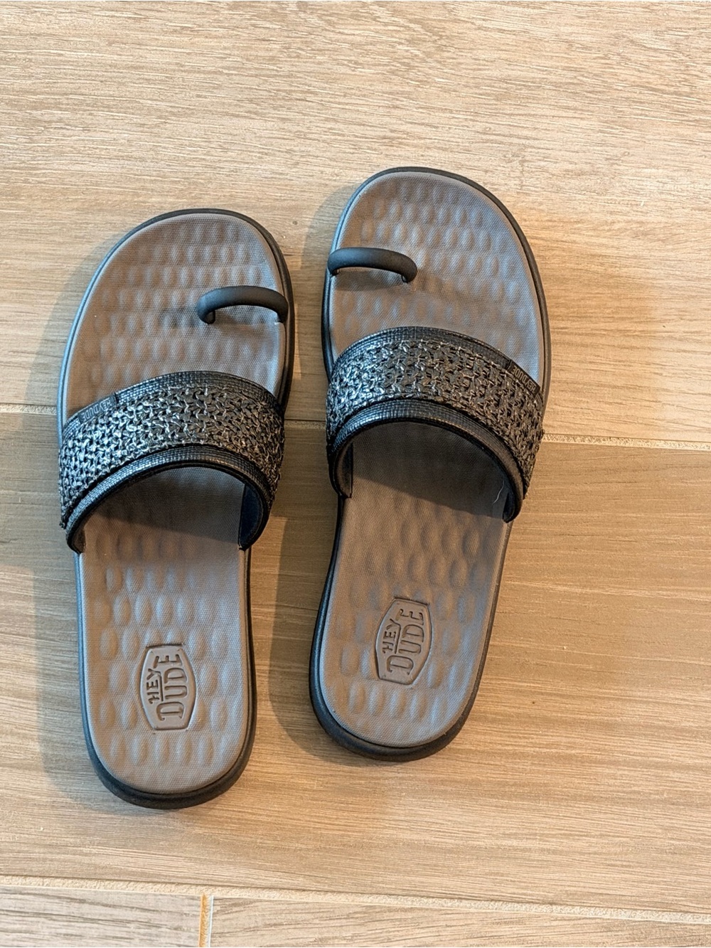Hey Dude Women's Gray and Black Toe-Loop Slide Sandals